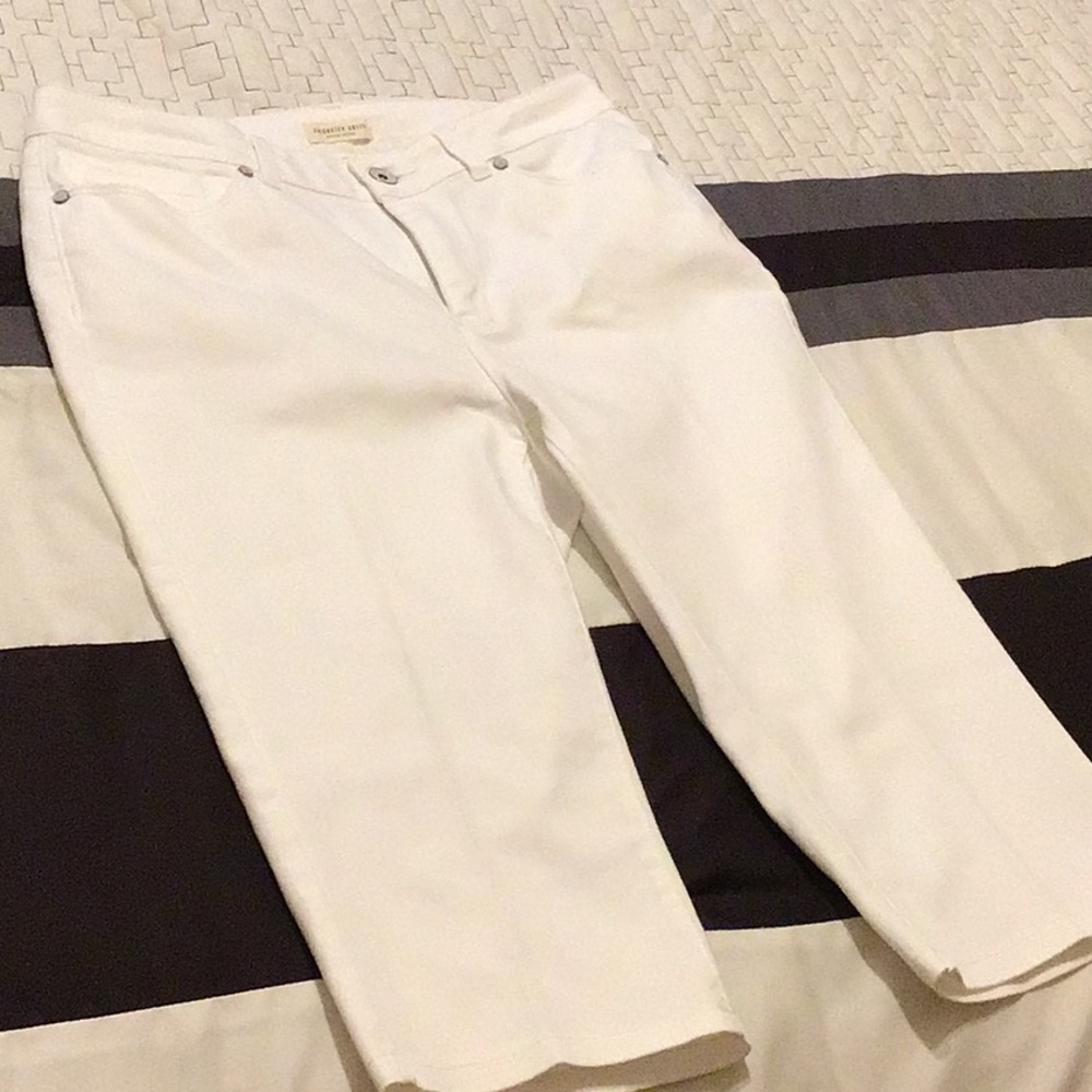 Coldwater Creek White Capris size 8